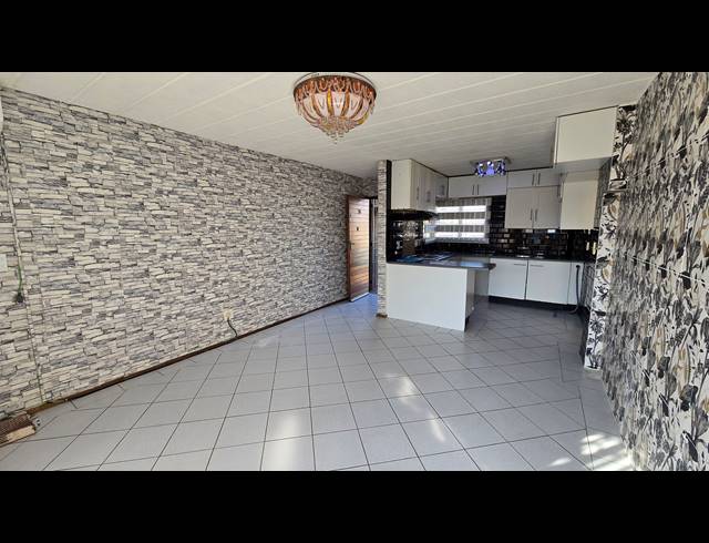 2 BEDROOM SECTIONAL TITLE FOR SALE IN GLENVISTA